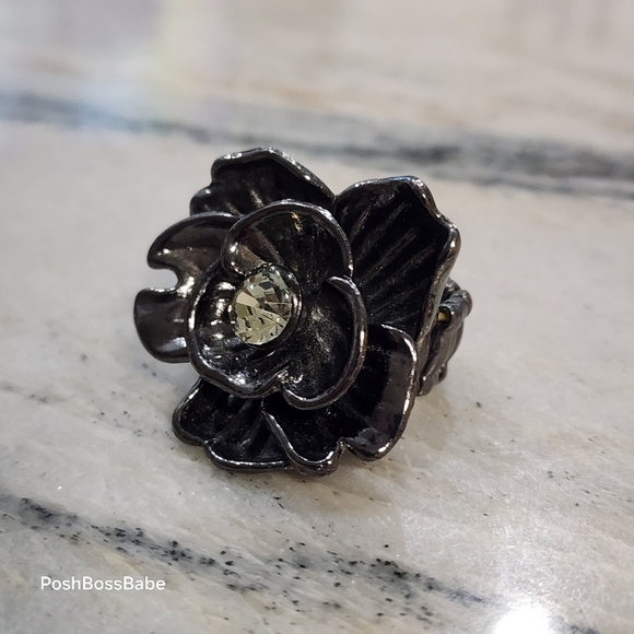Flower stretch fashion ring black with rhinestone - Picture 1 of 6